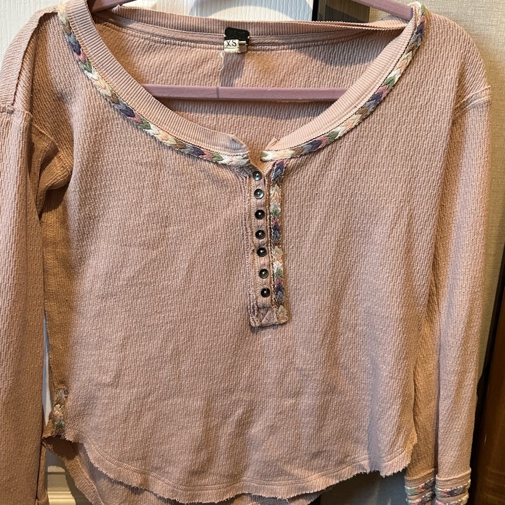 Free people Henley size xs no sign or wear and tear